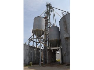 Property photo 2 - Grain Location Real Estate Auction - Monroeville, Indiana